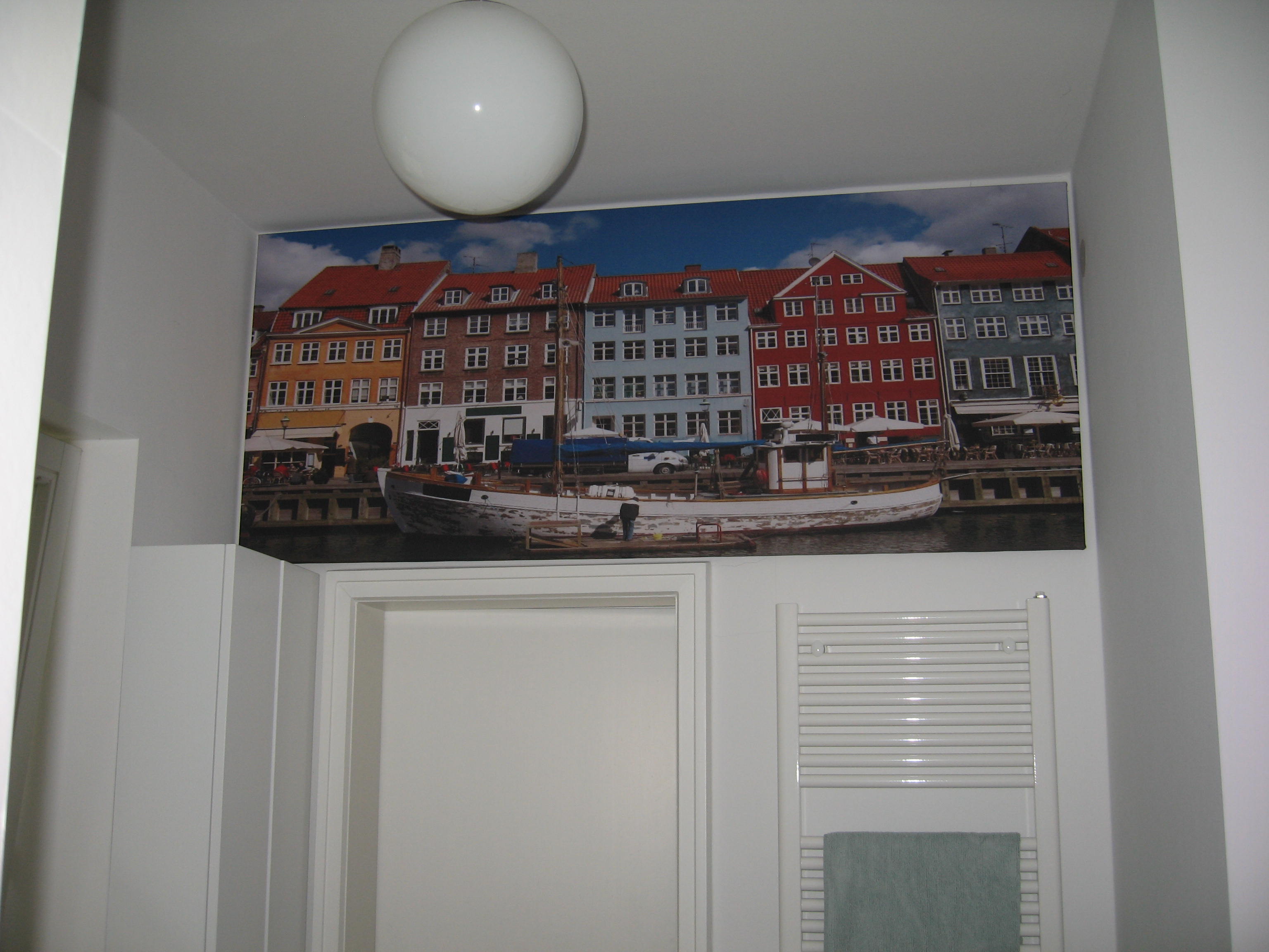 Foto-Leinwand mit Hafen mit bunten, mehrstöckigen, aneinander gebauten